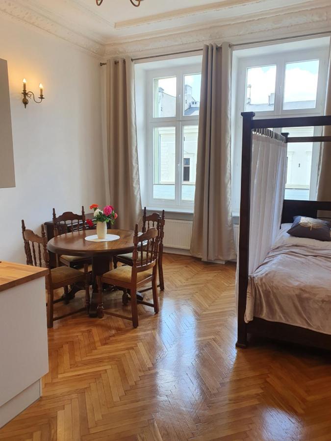 Prestige Aparthotel Piotrkowska 82 - Wyjatkowy Widok Na Deptak Λοτζ Εξωτερικό φωτογραφία