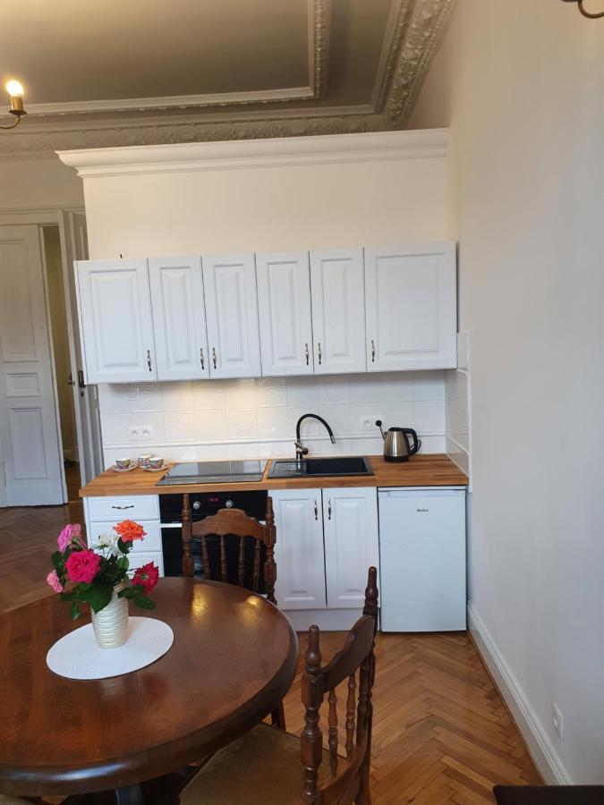 Prestige Aparthotel Piotrkowska 82 - Wyjatkowy Widok Na Deptak Λοτζ Εξωτερικό φωτογραφία