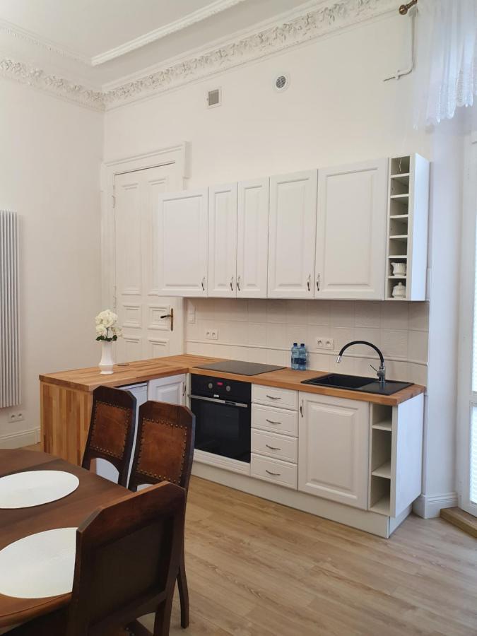 Prestige Aparthotel Piotrkowska 82 - Wyjatkowy Widok Na Deptak Λοτζ Εξωτερικό φωτογραφία